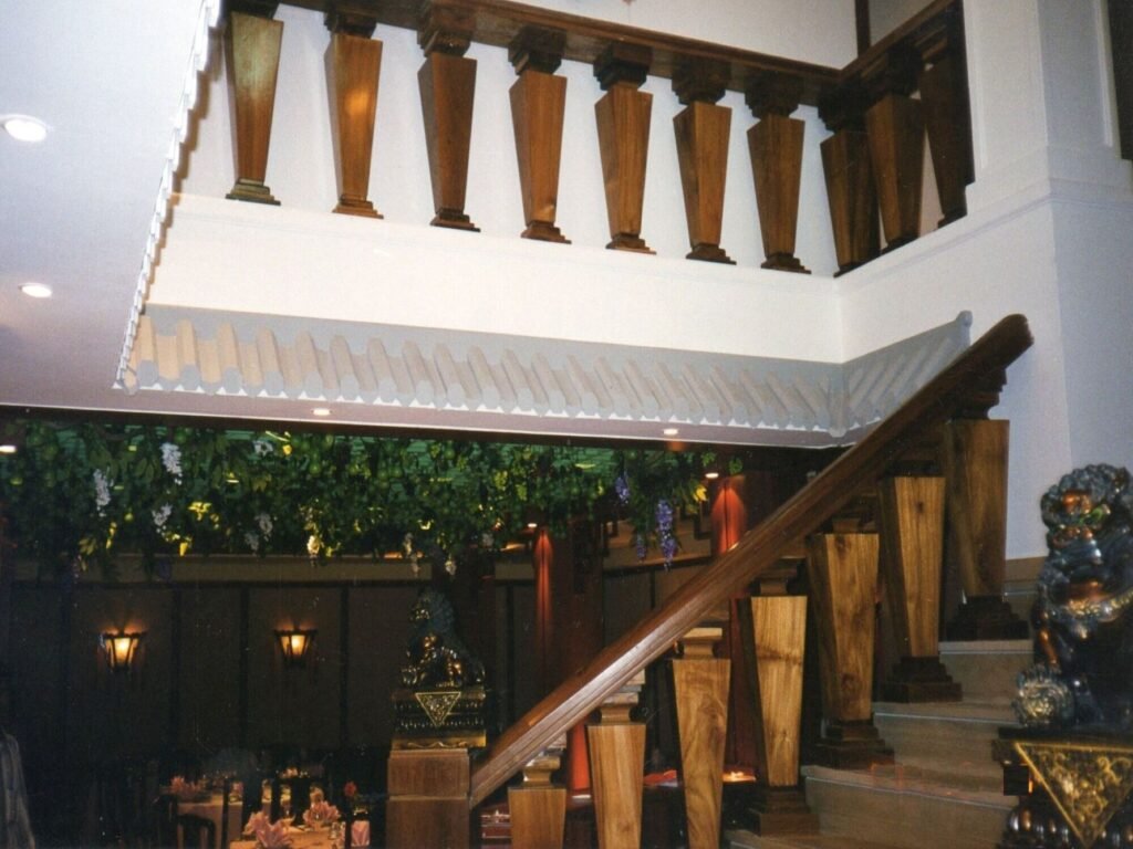 The_Emperor_Restaurant_-_Capitol_Hotel_2000x1300_2000x1500