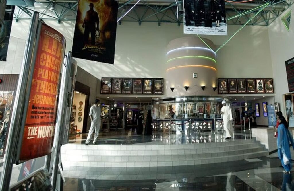 gulfnews_2024-11-29_7kqm6pj0_The_old_Grand_Cineplex_in_Dubai_17af0f3c2d3_original_ratio_2000x1500_1_2000x1300